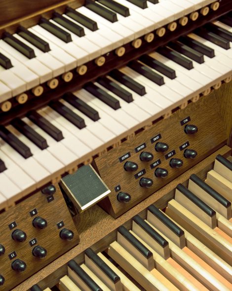 143-Console-Detail-2000x1328