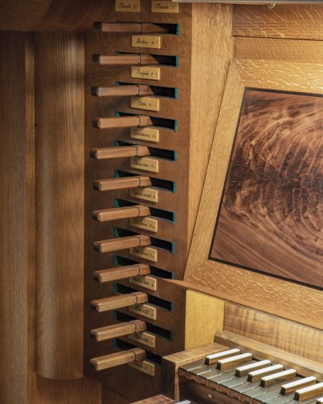 164-Console-Detail-2000x1333-770x1155
