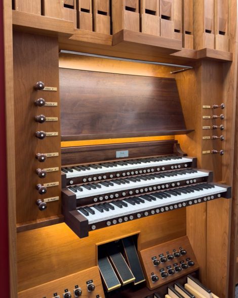 165-Console-2000x1500-770x1027