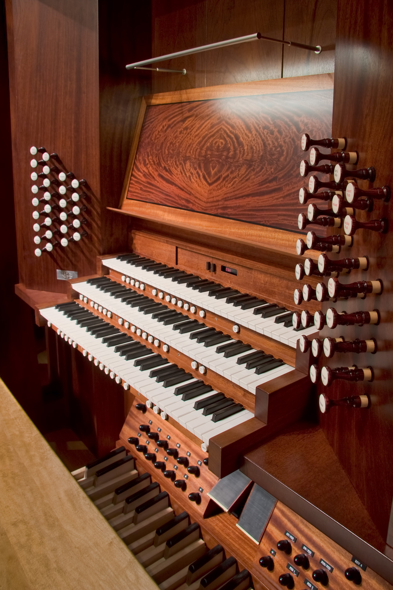 129-Console-2000x1333