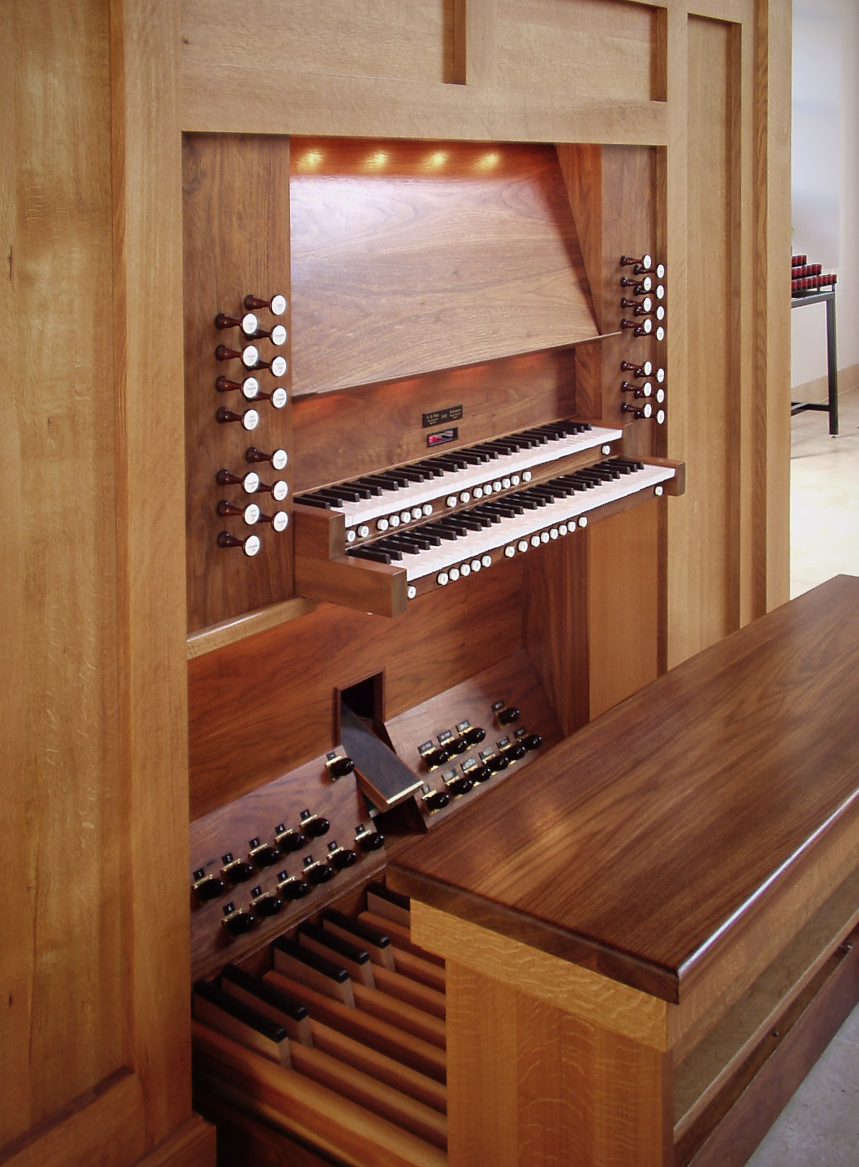 131-Console-1652x1216