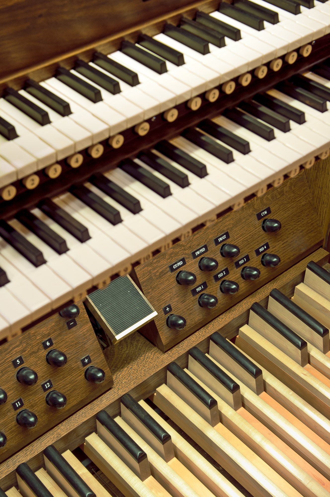 143-Console-Detail-2000x1328