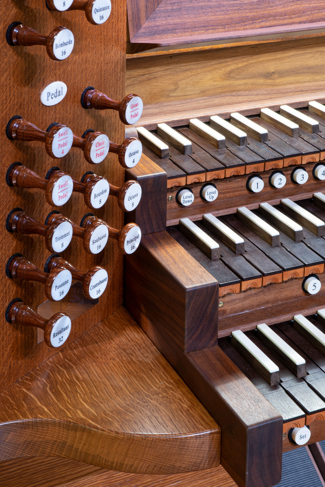 153-Console-Detail-1-2000x1333