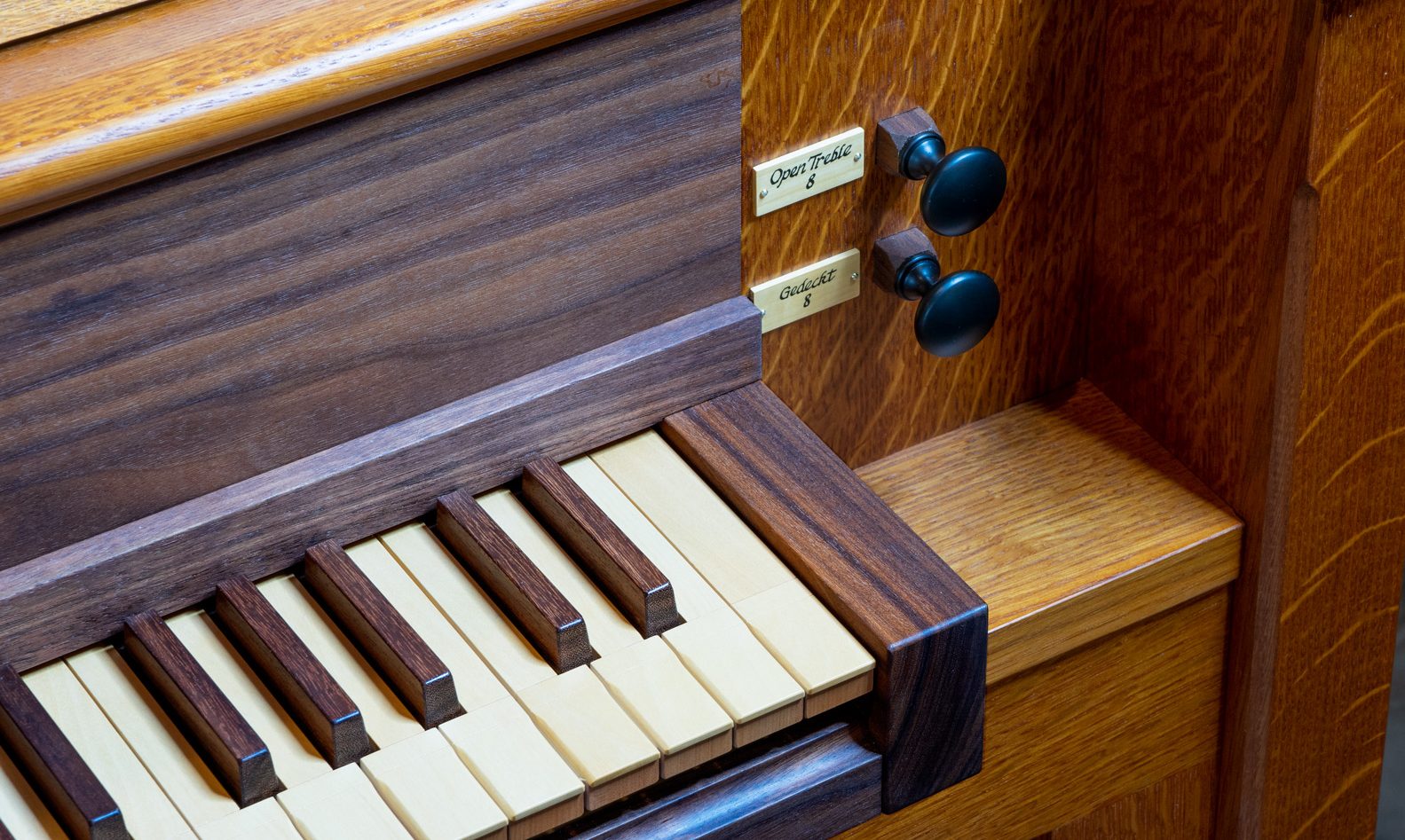 157-Console-CC-1333x2000