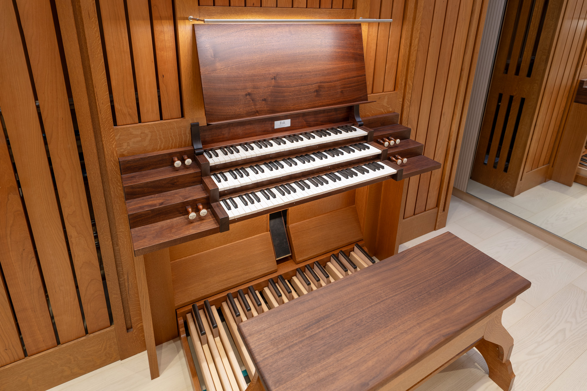 159-Console-Horizontal-1333x2000