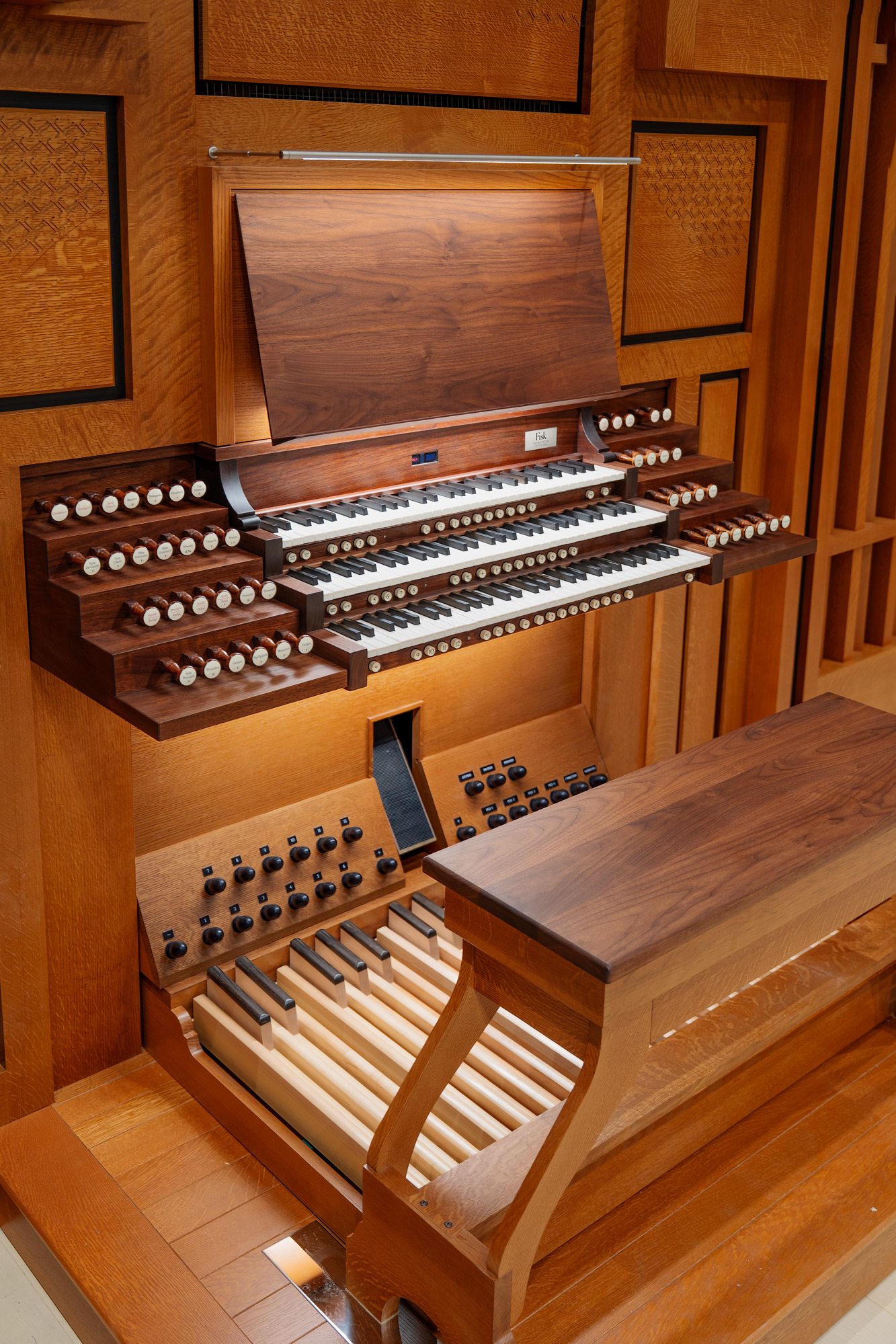 158-Console-2000x1333