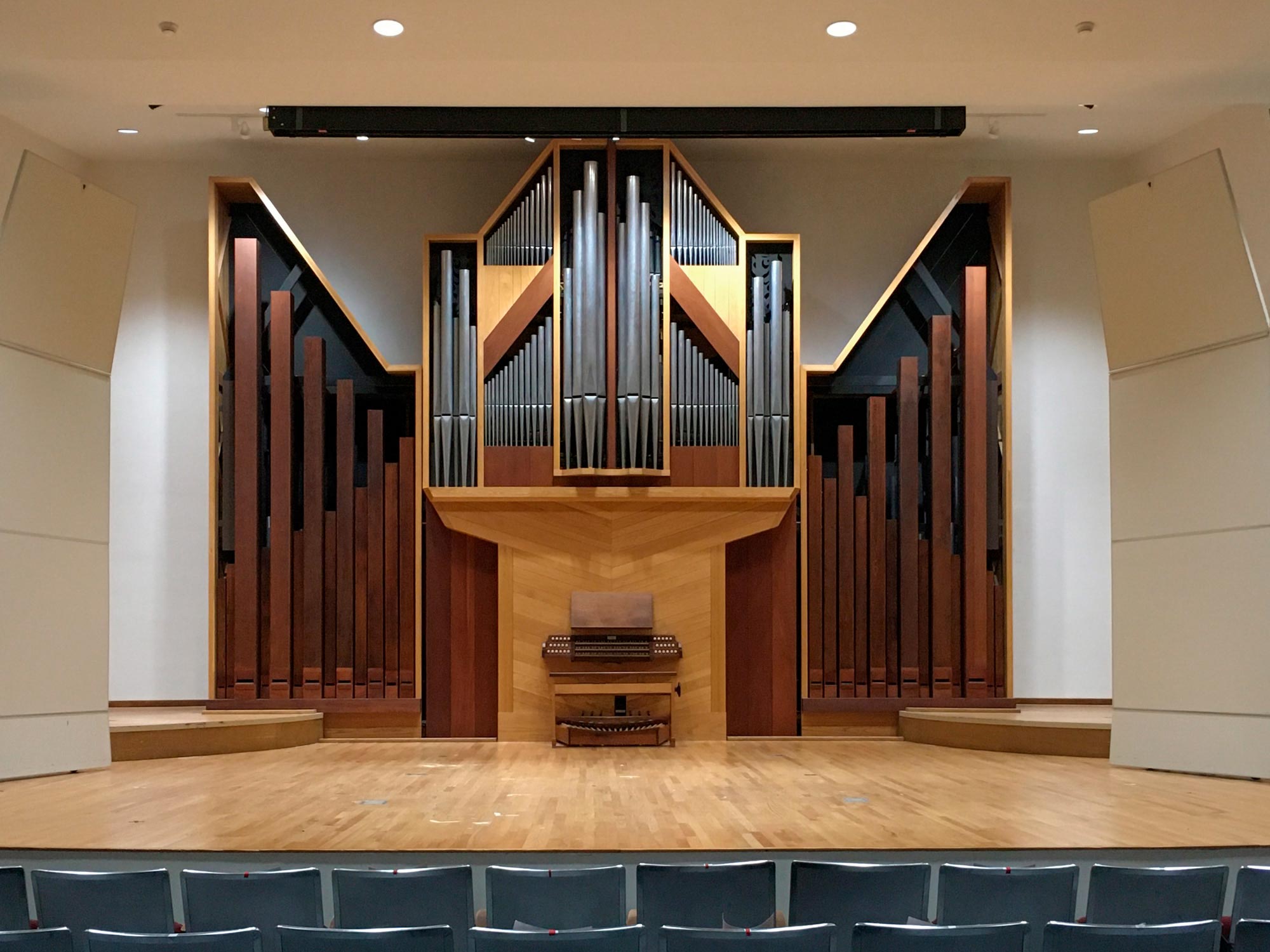 075-Portrait-1500x2000