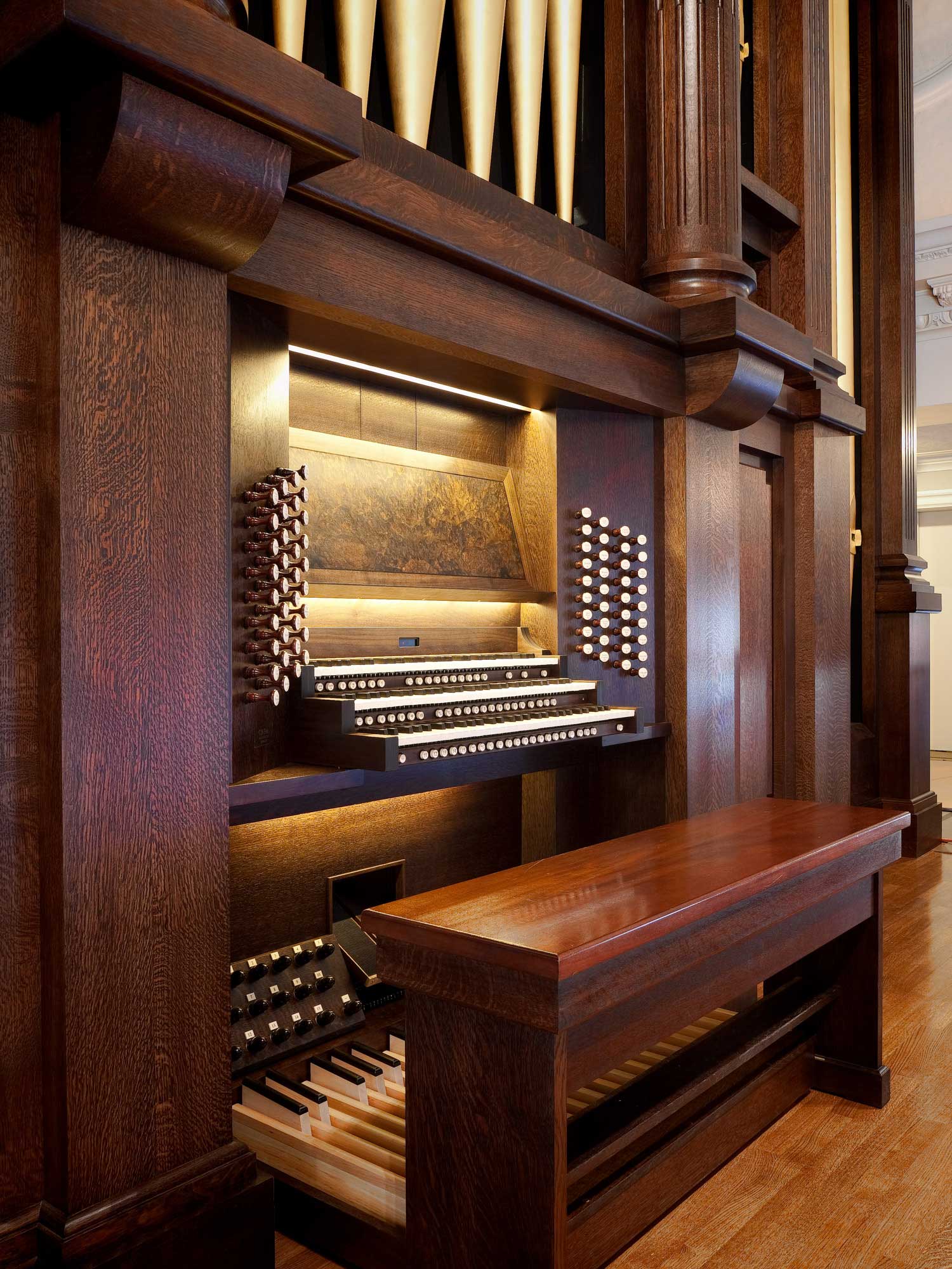 139-Console-2000x1500