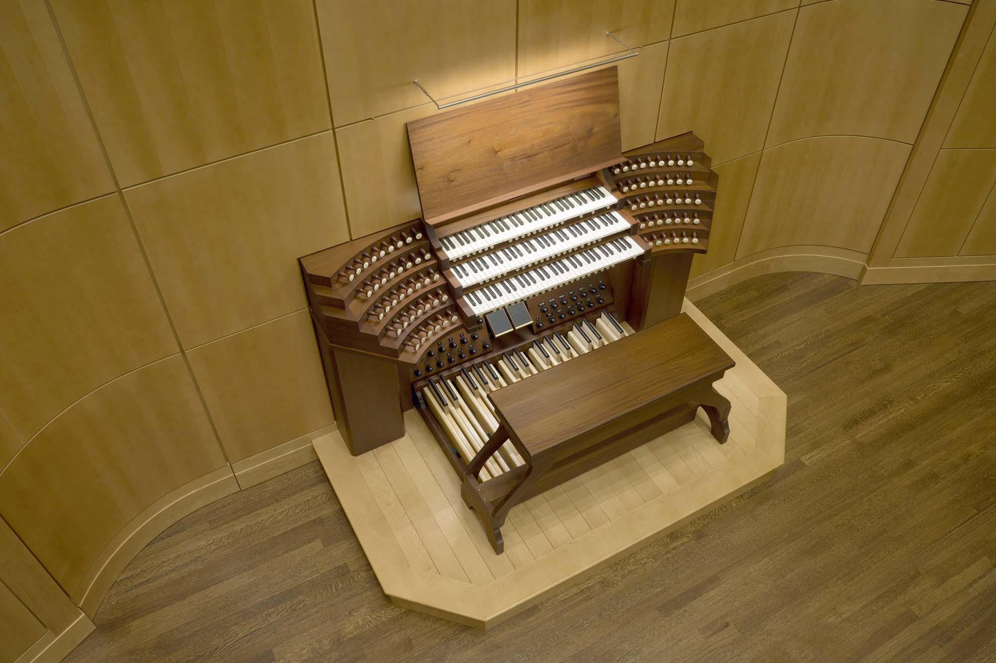 140-Console-XX-1333x2000