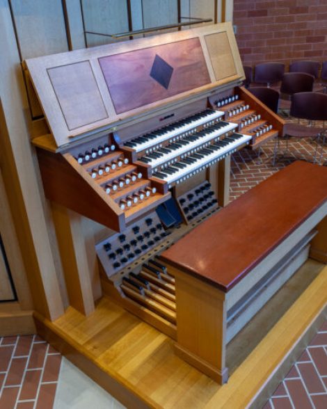 111-Console-1333x2000-770x513