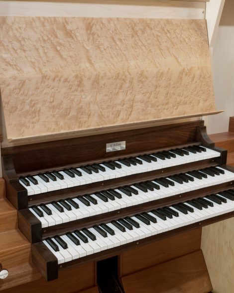 142-Console-2000x1500